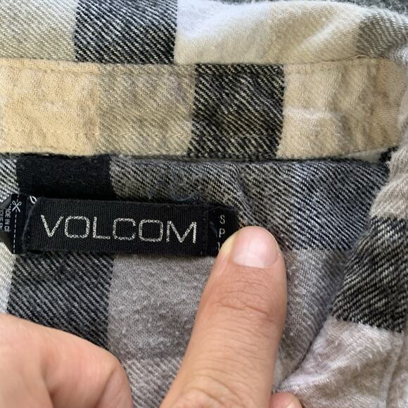 Volcom Flannel Shirt Women’s Small Black Beige White Check Plaid “Thin Layer” - Picture 6 of 15